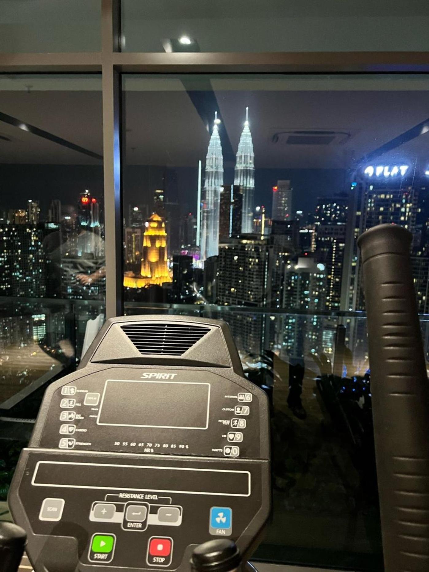 The Luxe Suites Klcc By Cozy Stay Kuala Lumpur Ngoại thất bức ảnh